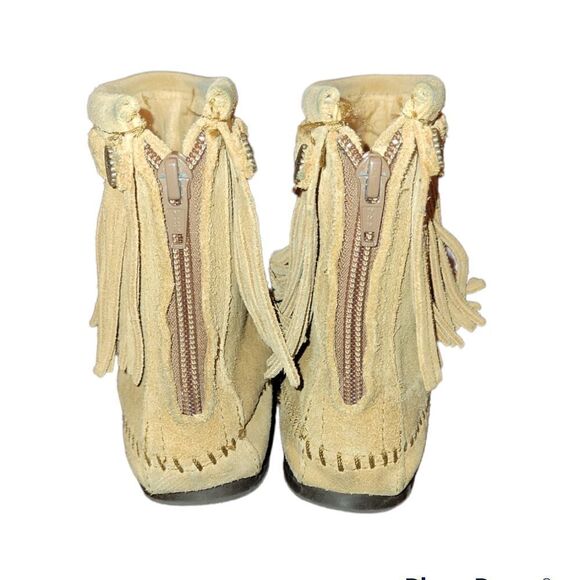 Minnetonka Moccasins 297T - Women's  Fringe Boot Bootie - Taupe Suede 5.5 - Picture 10 of 13